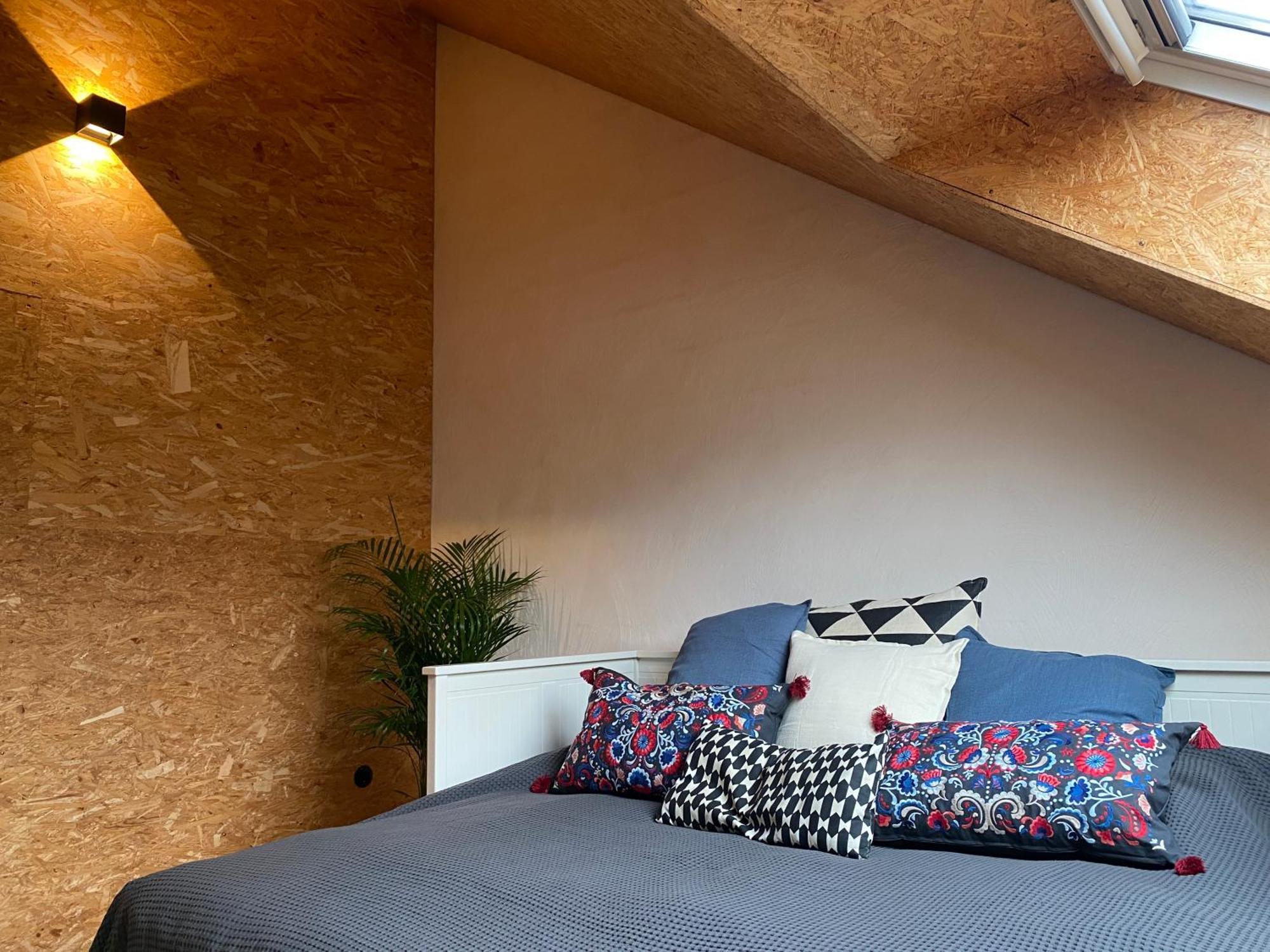 Un Der Attert - Celine'S Loft - Luxembourg Villa Boevange-sur-Attert Bagian luar foto